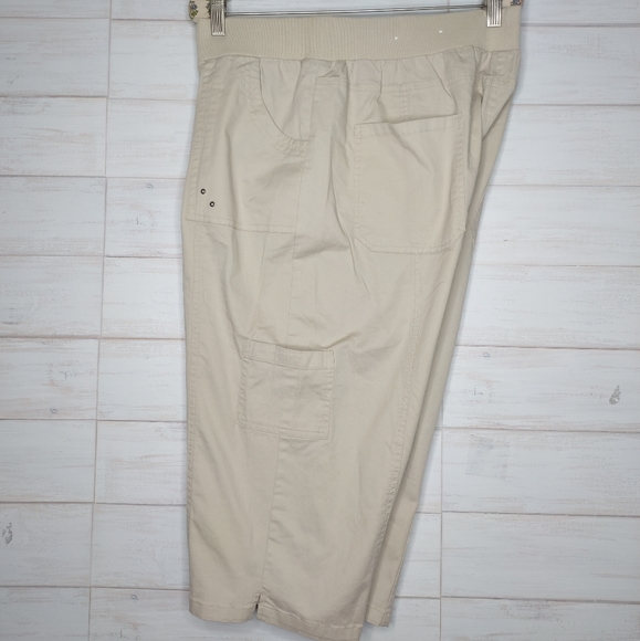 CJ BANKS MODERATELY CURVY CAPRI PANTS 16 AVERAGE - Picture 4 of 11